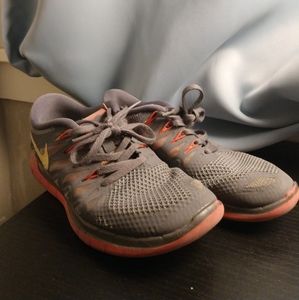 Nike free run 5.0 in size 7